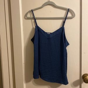 blue tank top